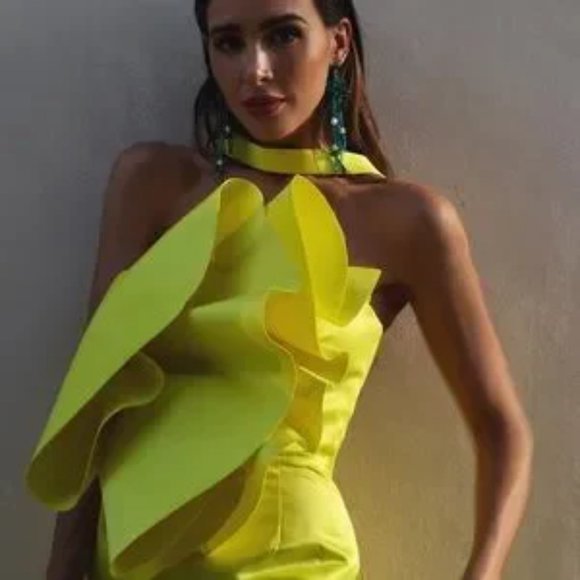 ZARA Voluminous Dress Yellow - Picture 2 of 3